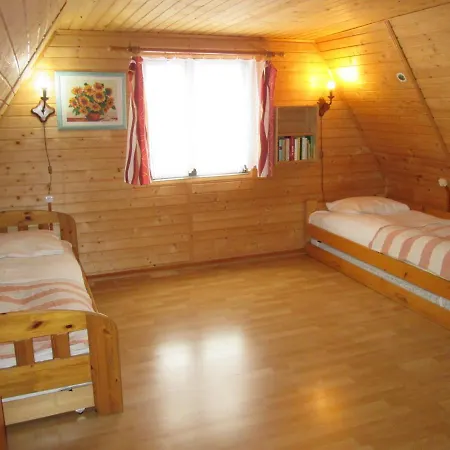 Podlas Lodge *